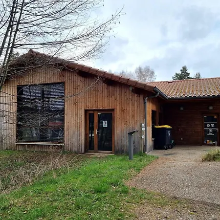 Avec Animaux Admis, Nature Preservee - 4 Pers. - Fr-1-496-402 * Usson-en-Forez